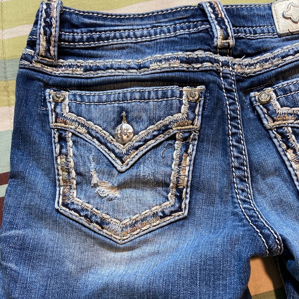 Women’s Distressed Denim Short by Miss Me Brand. EUC! - Picture 8 of 16
